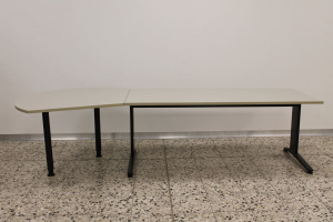 Schreibtisch mit Anbau