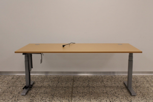 Schreibtisch Elektrohöhenverstellbar